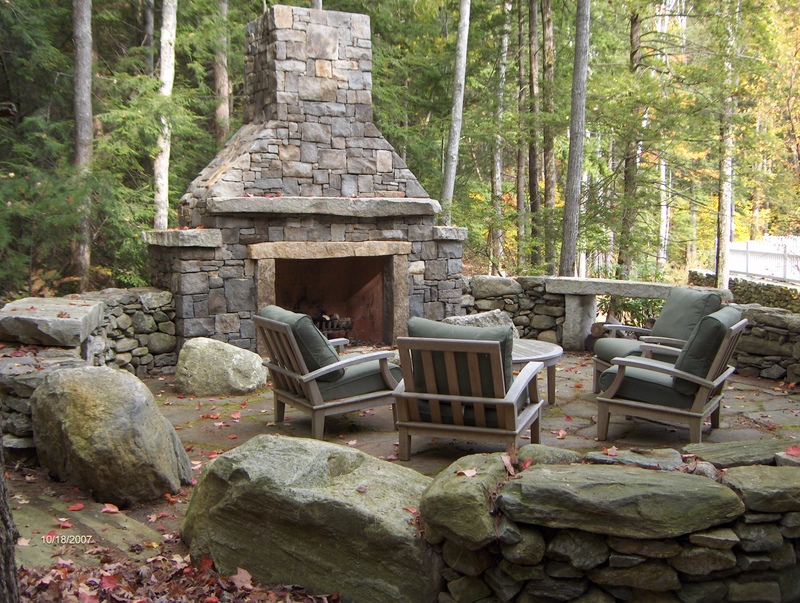 5 Amazing Outdoor Fireplace Designs - Vonderhaar